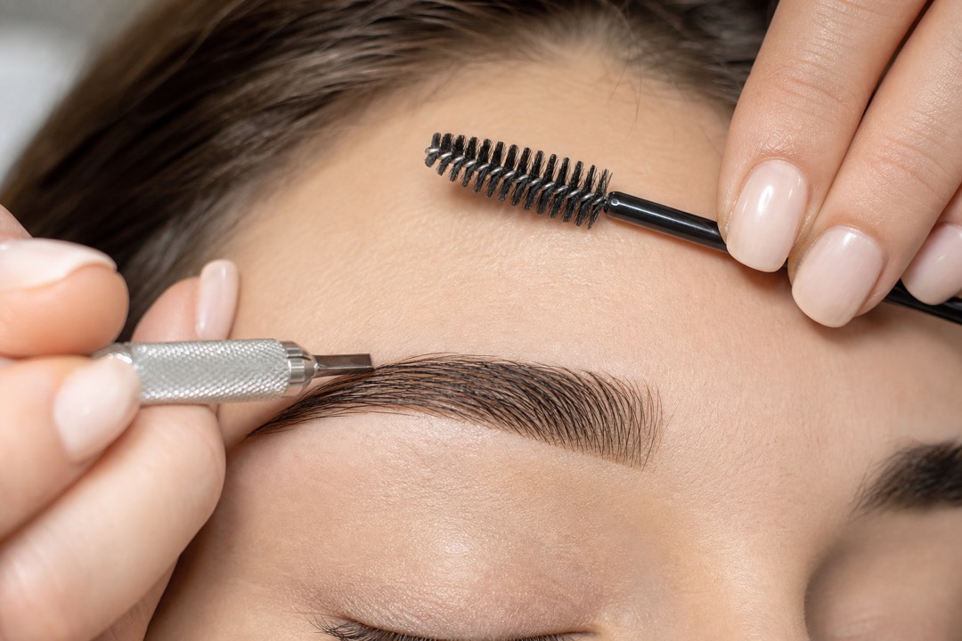 Brow Touch-Up (6–10 wk)
